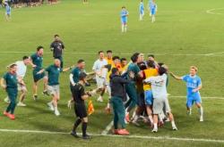 爱游戏体育-关于真情现场：球迷狂欢庆祝胜利的信息