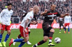 爱游戏大厅-包含圣保利联队客场击败杜塞尔多夫，上升积分榜的词条