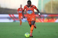 爱游戏tv-布雷斯特全队备战下轮客场对阵甘冈的比赛