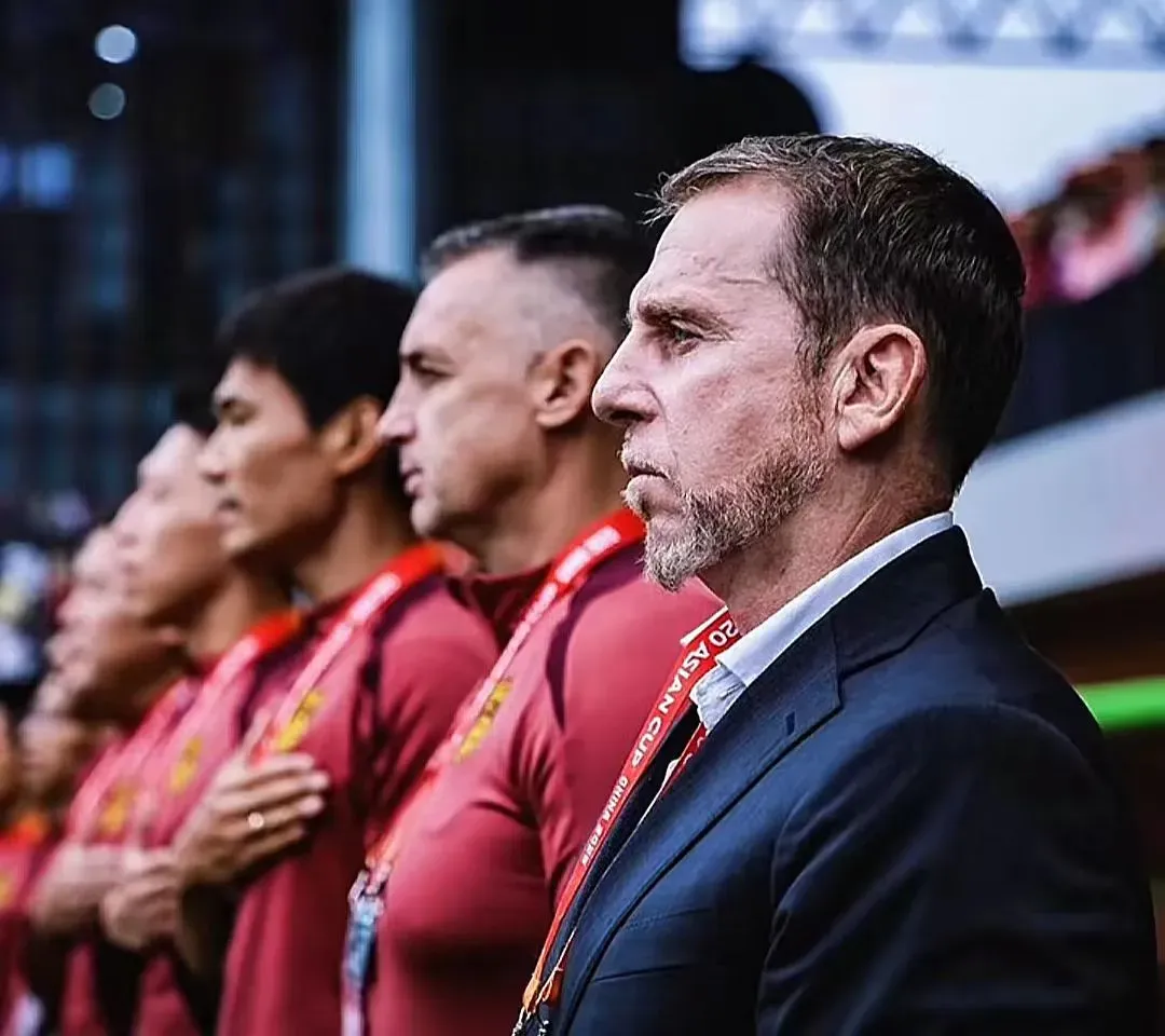 包含亚洲球队备战国际足球赛事，迎接新挑战的词条