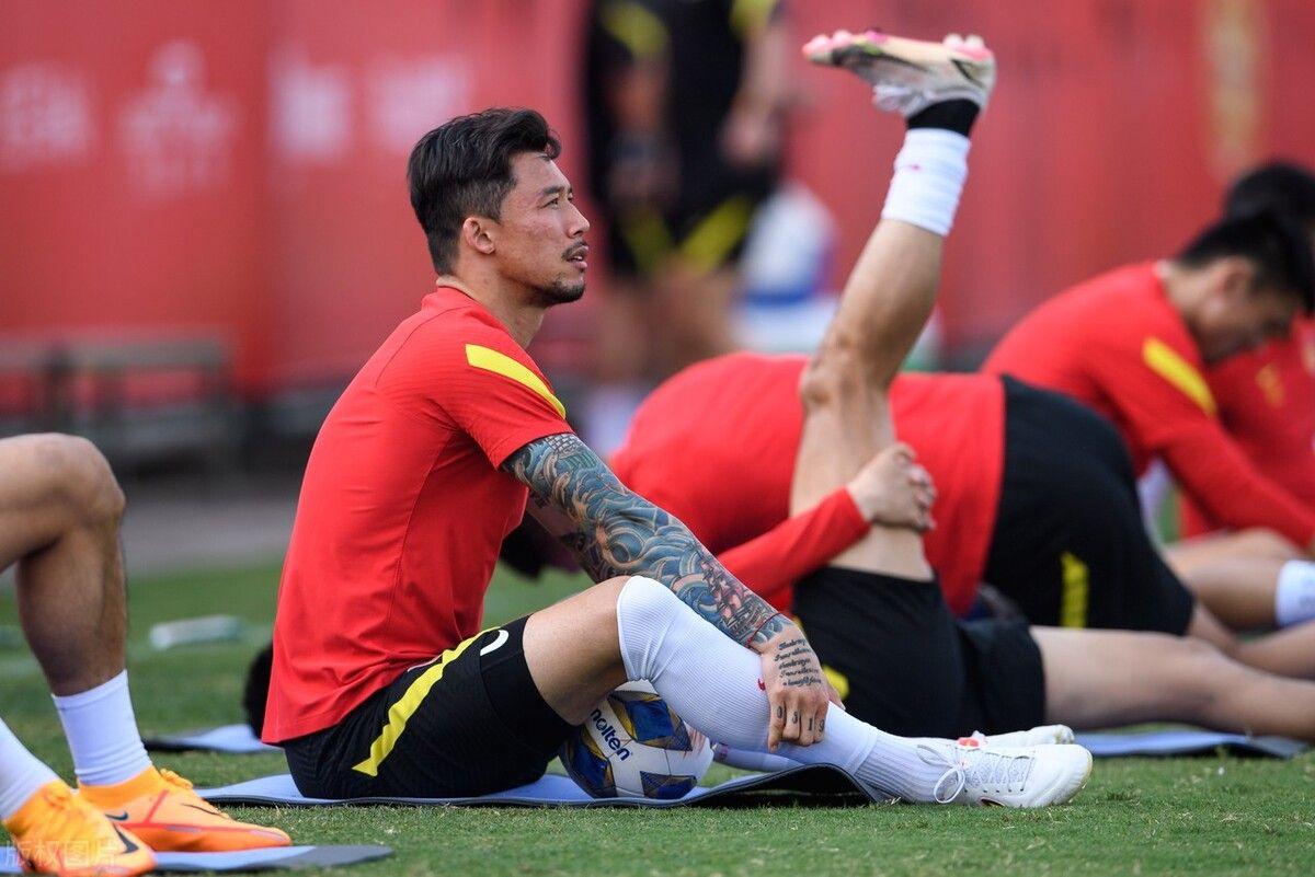 包含边卫张琳芃发挥出色，协助球队晋级淘汰赛的词条