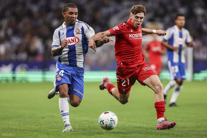 布雷斯特全队备战下轮客场对阵甘冈的比赛