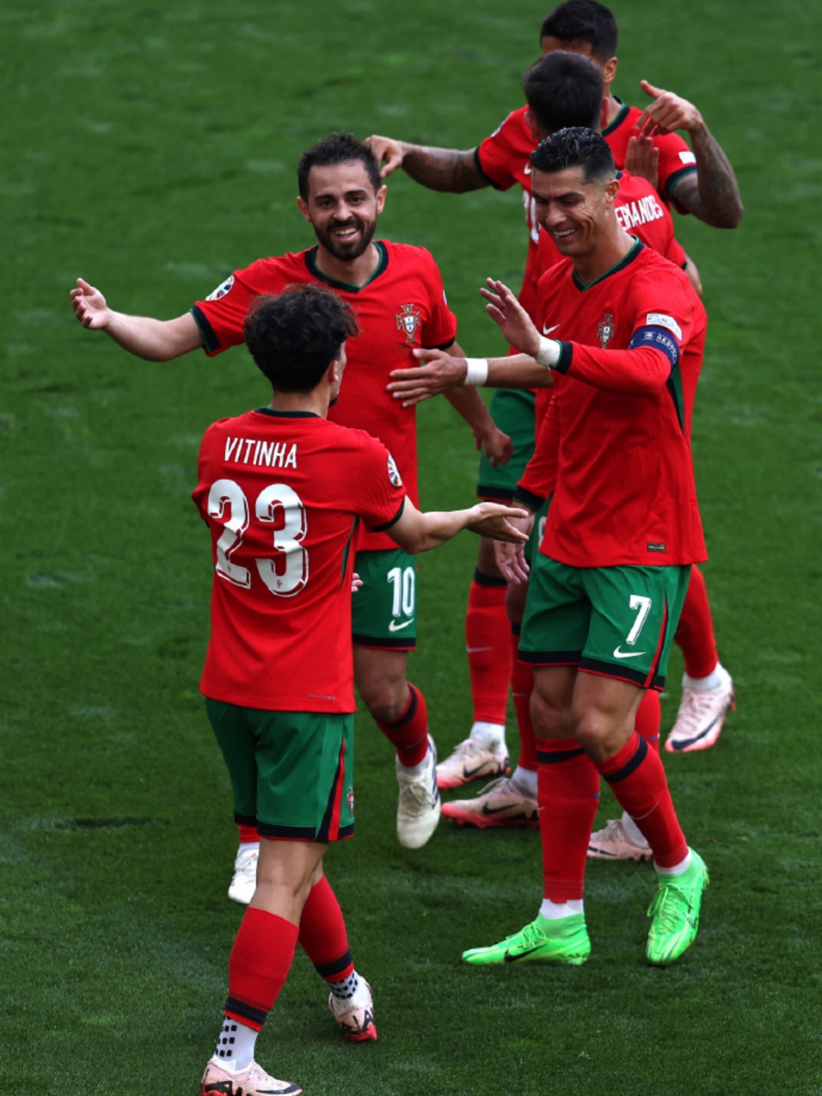 欧洲比赛中球员展现出色表现