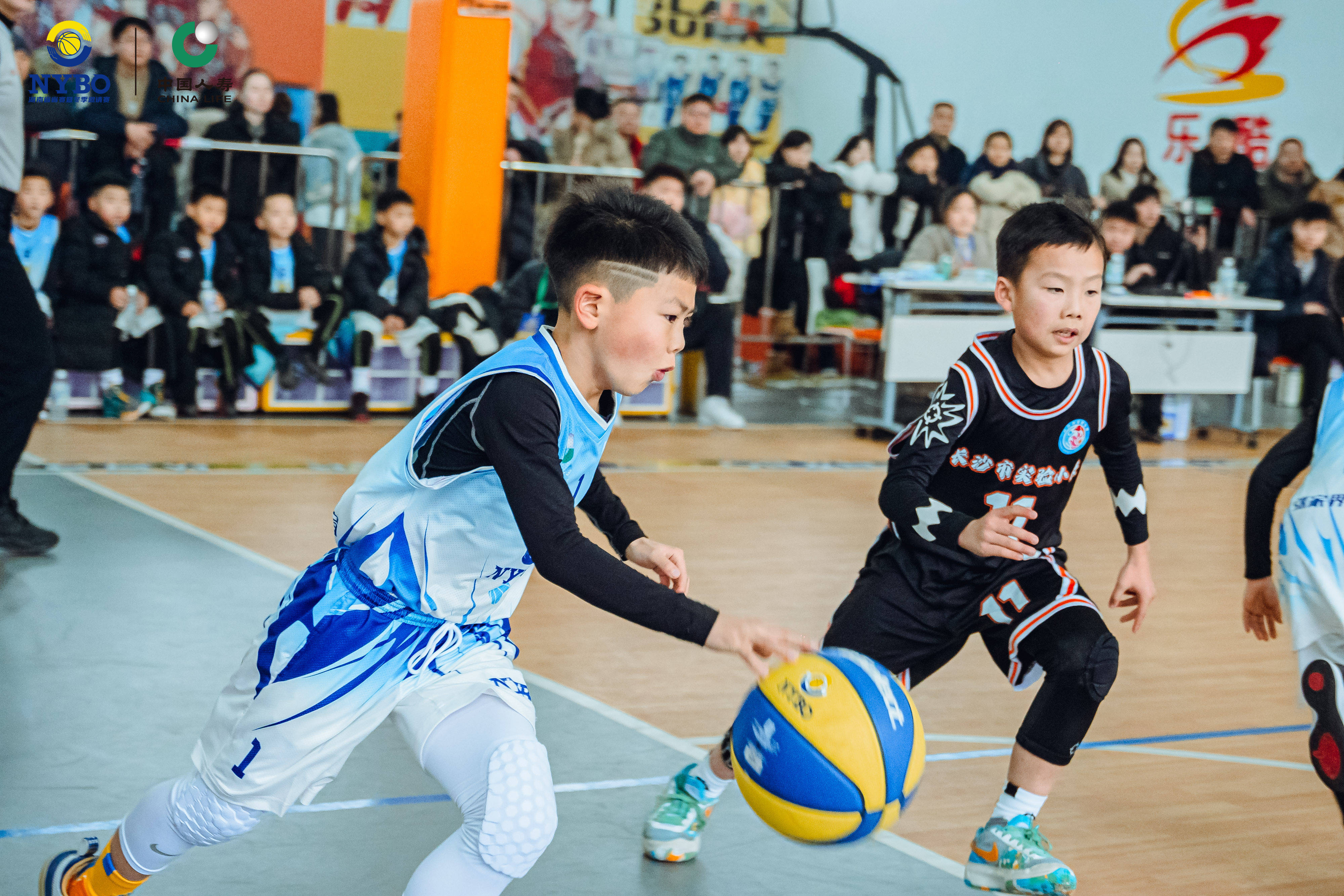 篮球比赛中培养青少年团队合作精神