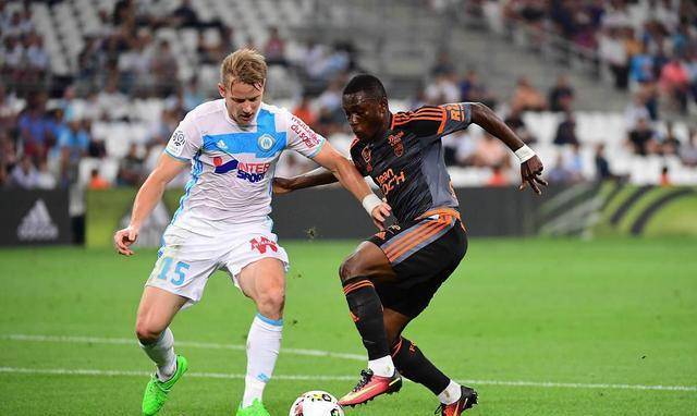 马赛逆转勒沃库森，法比尼奥扛起全队