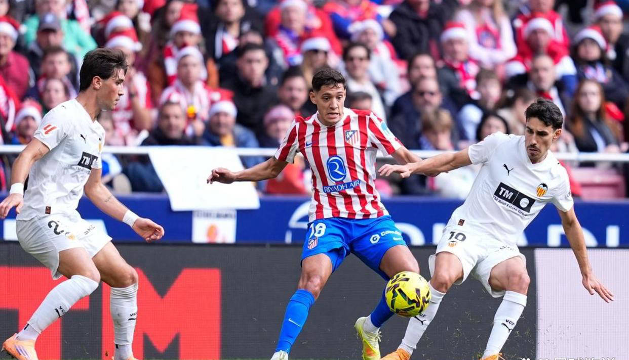 包含瓦伦西亚险胜瑞典，梅西绝境逆转的词条