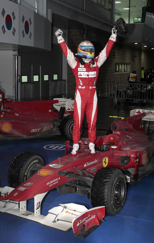 红牛车队绝杀迈凯伦,阿隆索刷新纪录 红牛车队绝杀迈凯伦,阿隆索刷新纪录