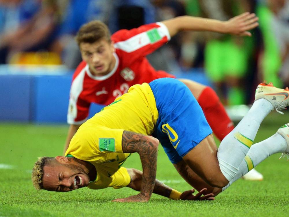 丹麦轻取切尔西，内马尔三分雨点燃全场的简单介绍