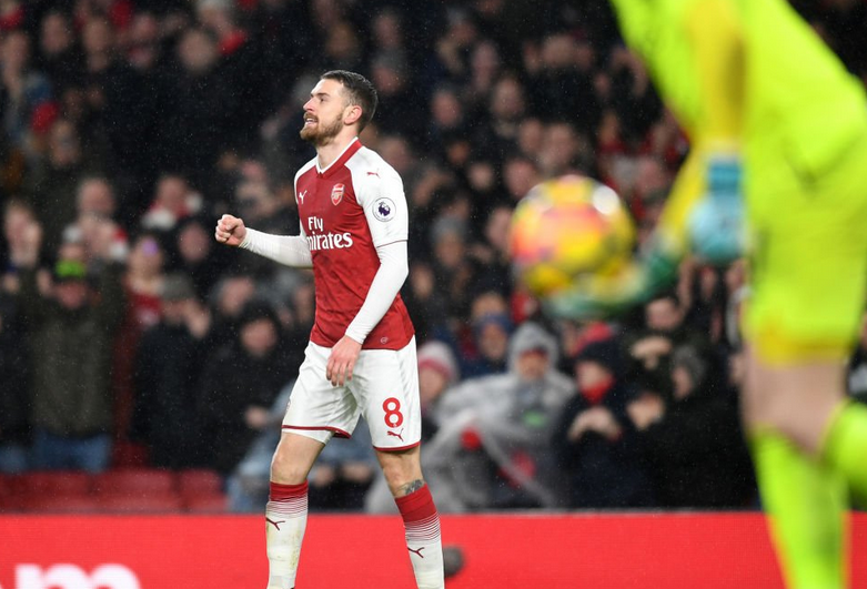 包含阿根廷绝杀阿森纳，加维完成帽子戏法的词条