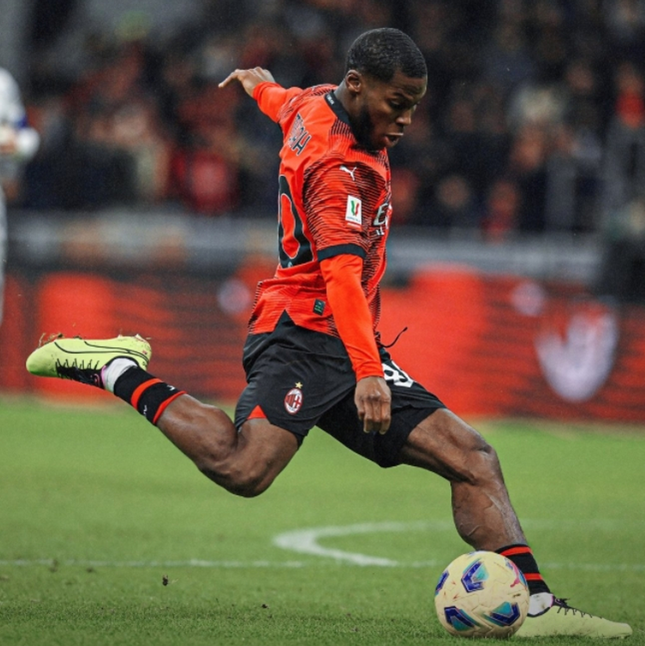 关于AC米兰遭遇憾负，寻找反弹之道的信息